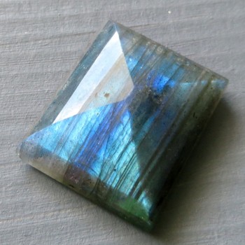 labradorit facetovaný labradorite faceted