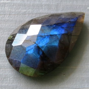 labradorit facetovaný labradorite faceted