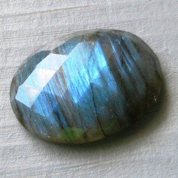 labradorit facetovaný labradorite faceted