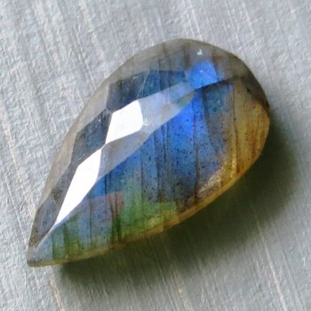 labradorit facetovaný labradorite faceted