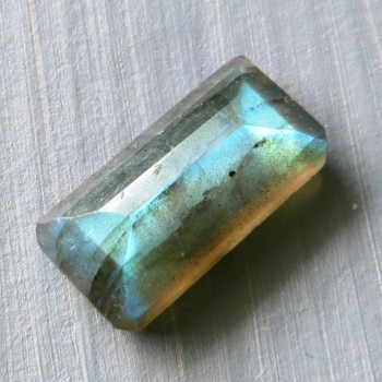 labradorit facetovaný labradorite faceted