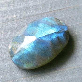 labradorit facetovaný labradorite faceted