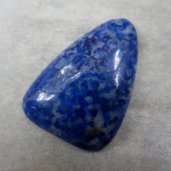 Lapis lazuli-spotted cabochon No. 06