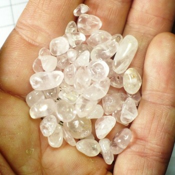 Rose quartz, bits, larger, 50 pcs | www.sperkove-kameny.cz