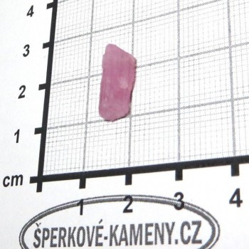 Turmalín, rubelit, krystal 2| www.sperkove-kameny.cz