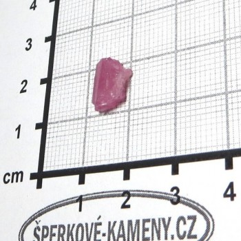 Turmalín, rubelit, krystal 3| www.sperkove-kameny.cz